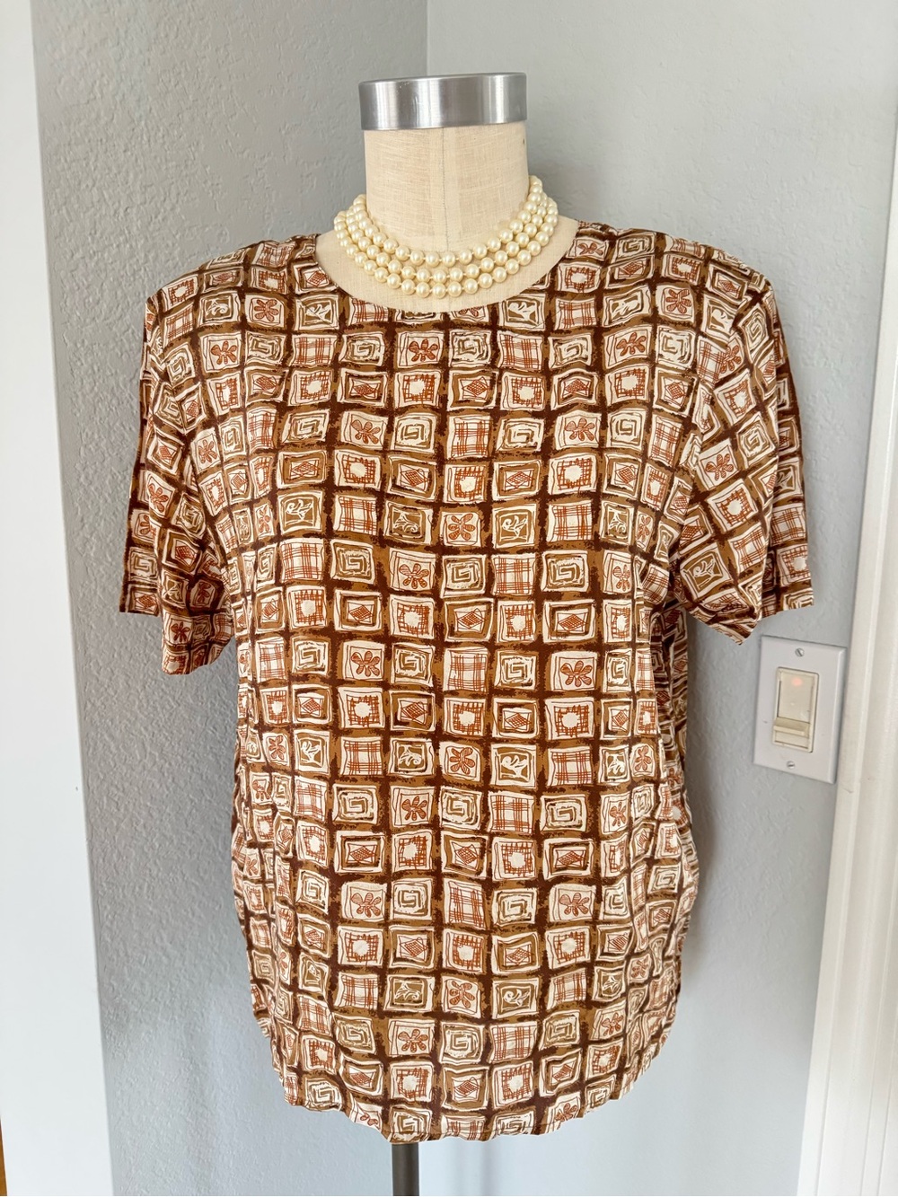 100% Silk Anna and Frank Tiki Print Top XL